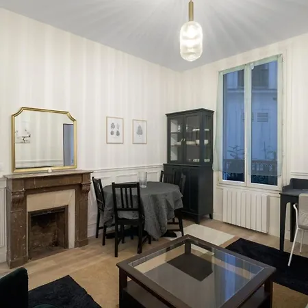 Au Coeur Des Batignolles -bail Mobilite - 1 Apartment